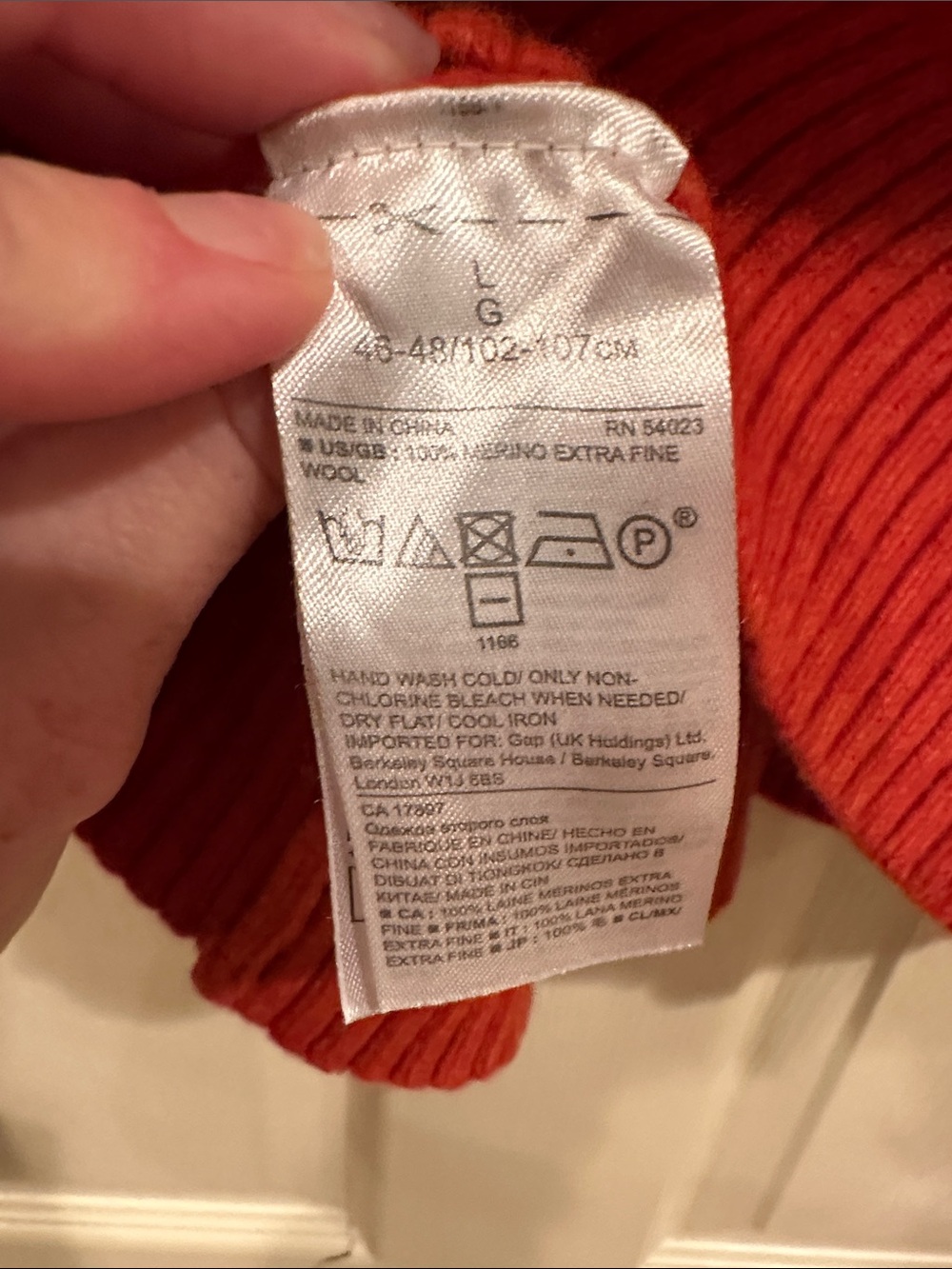Banana Republic Women's Crewneck Sweater - Picture 4 of 4